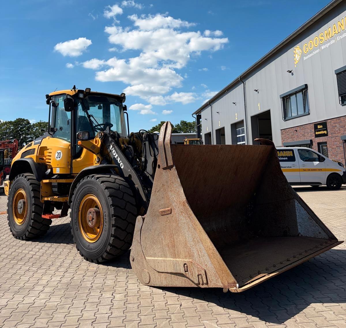 Volvo L 45H mit Hochkippschaufel