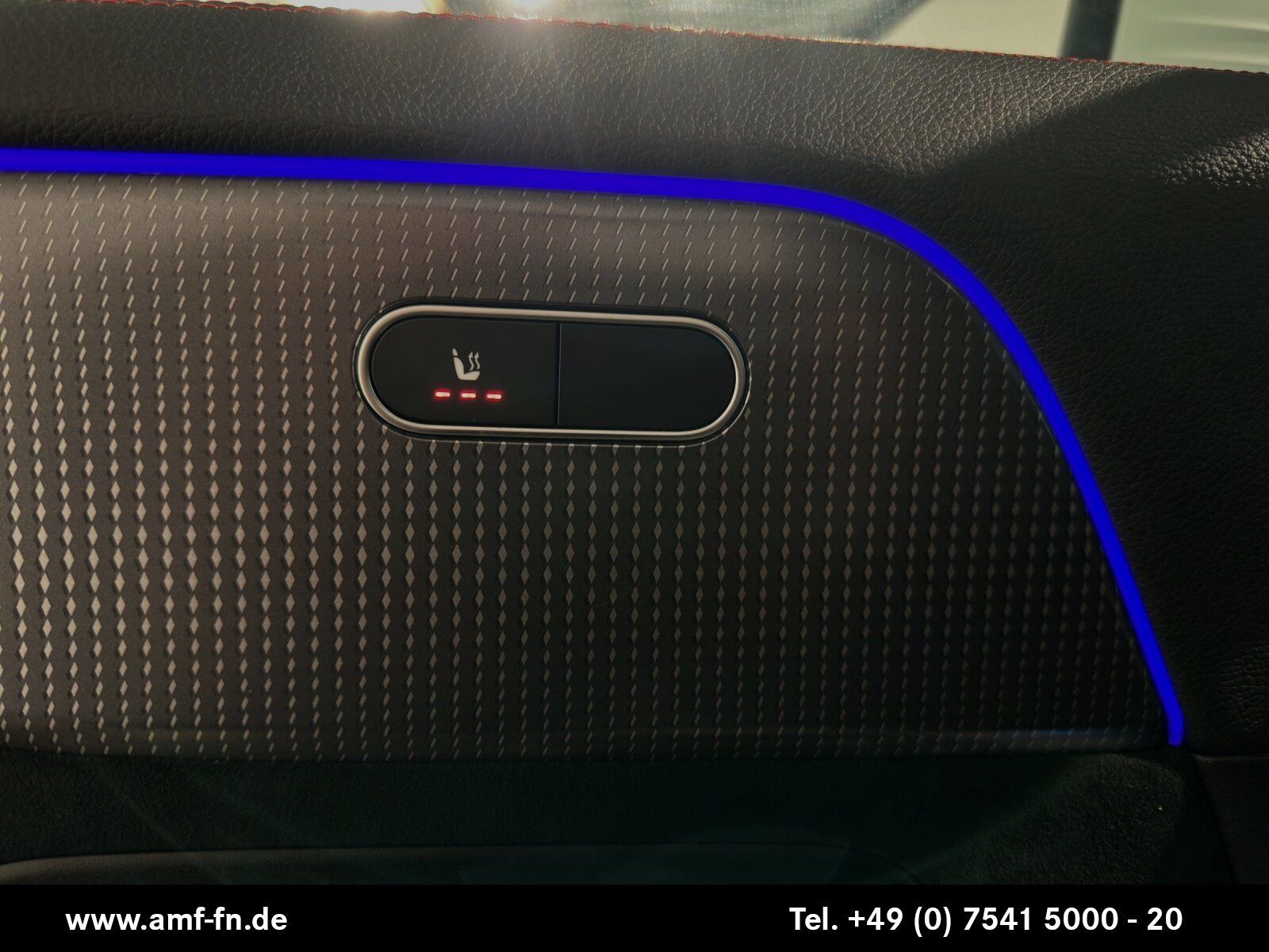 EQA 300 4MATIC AMG-LINE | LED | NAV | RFK | ELHK