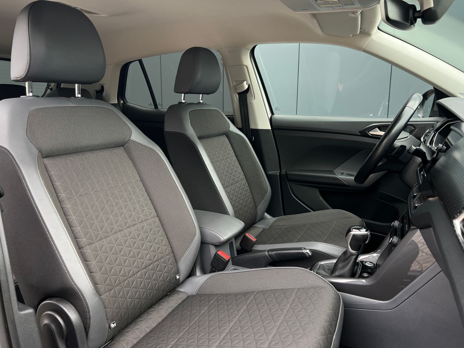 Fahrzeugabbildung Volkswagen T-Cross Style 1.6 TDI DSG *Beats, LED, ACC*
