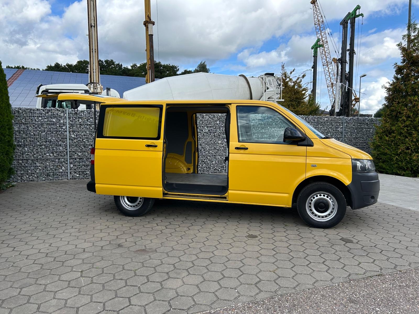 Volkswagen Transporter 2012 — photo 8