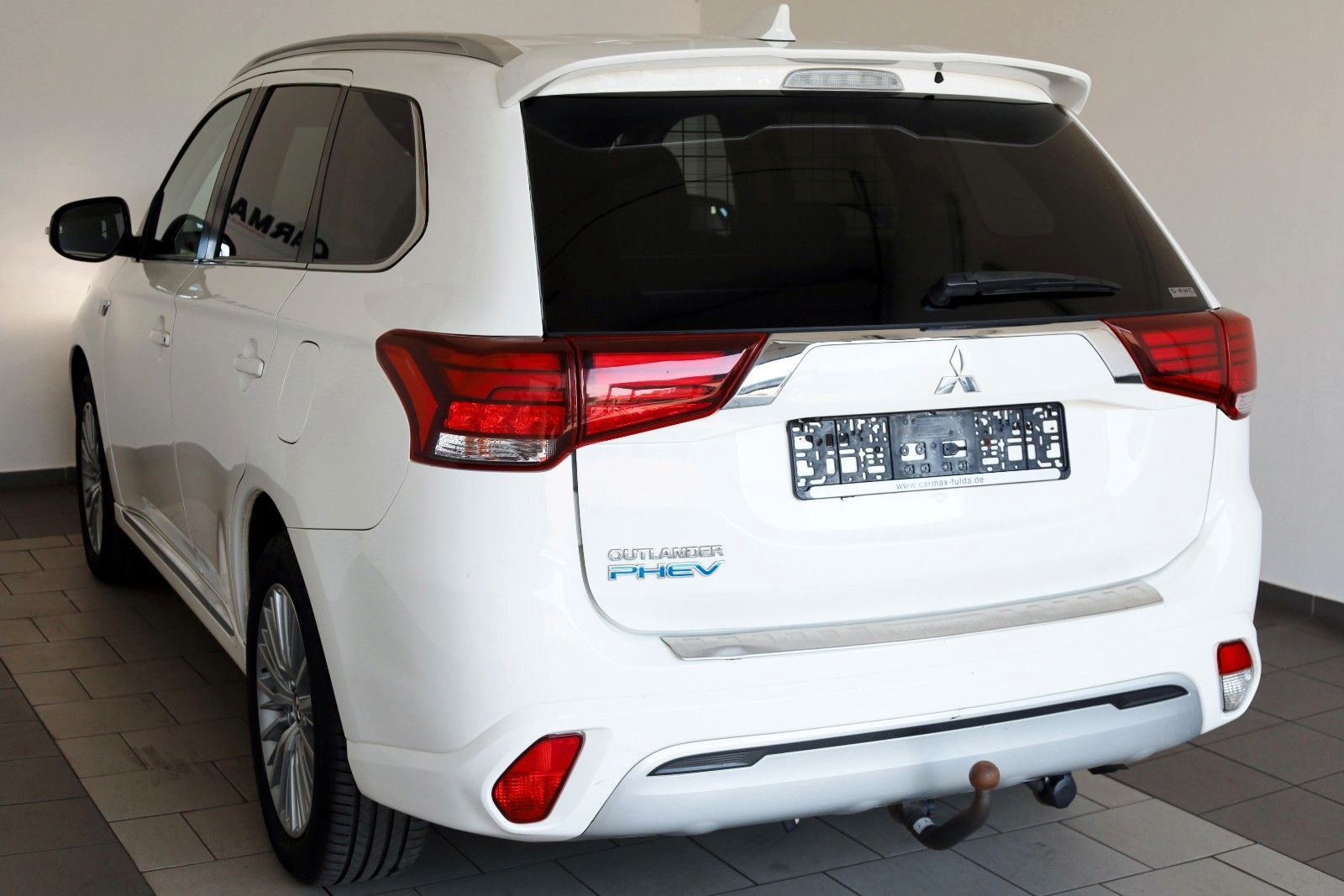 Fahrzeugabbildung Mitsubishi Outlander PHEV 4WD SH,PDC,Kamera,AHK,SR+WR