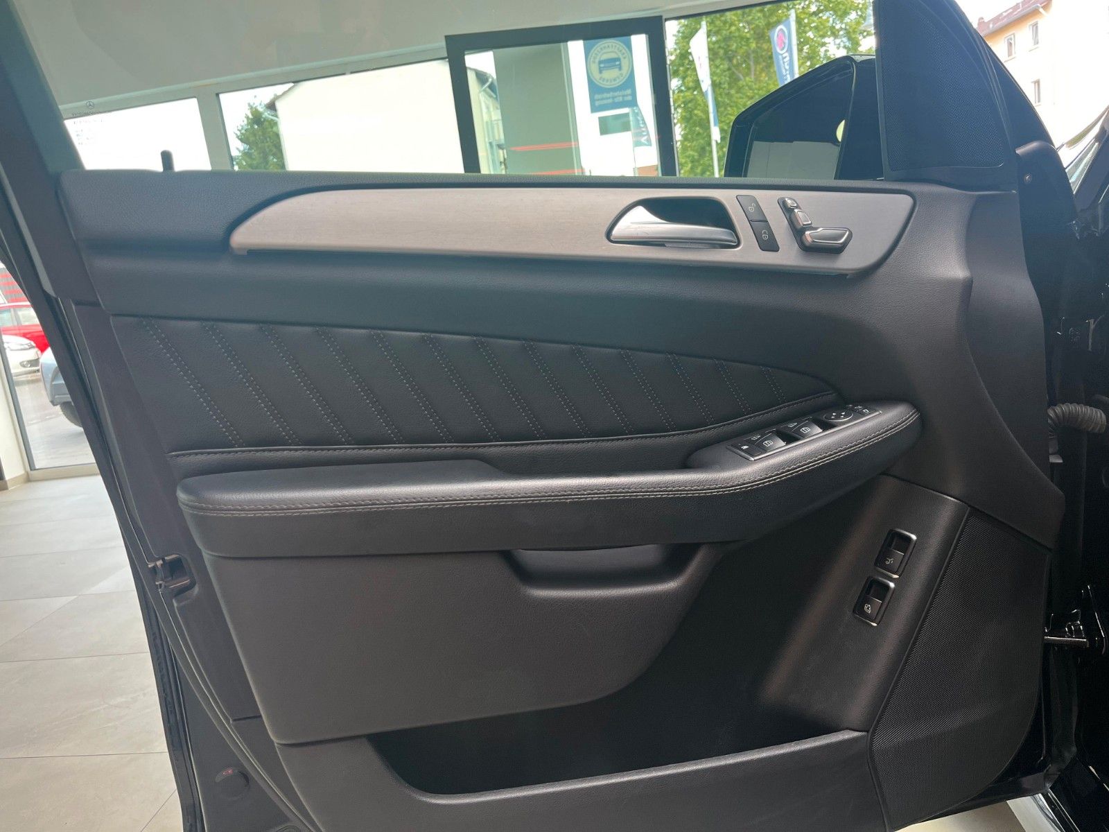 Fahrzeugabbildung Mercedes-Benz GLE 350d 4Matic*Pano*360°*LED*AHK*Nappa*Ambiente