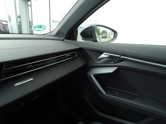 A3 Sportback 35 TFSI S Line / advanced / Matrix