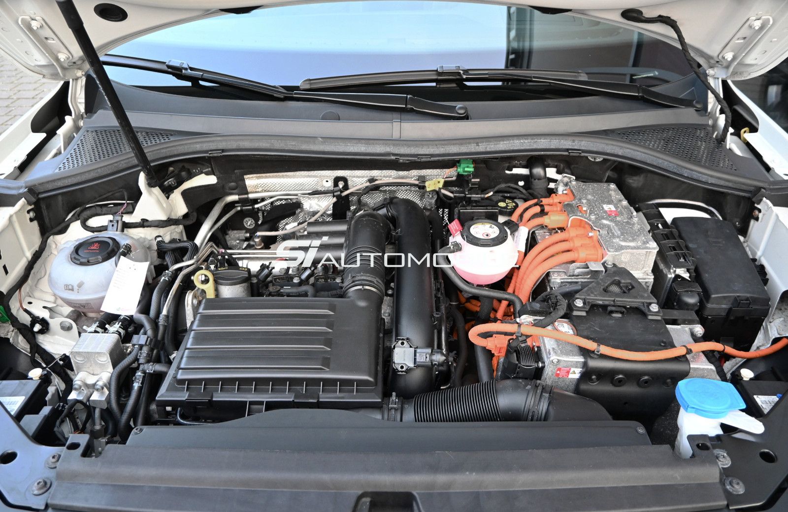 Fahrzeugabbildung Volkswagen Tiguan 1.4 eHybrid DSG R-Line °ACC°AHK°360°-KAM°