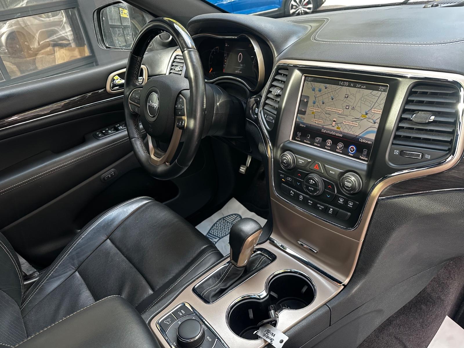 Jeep Grand Cherokee Overland 3.0 CRD V6 250 ch BVA 4x4 / Toit panoramique / Cuir Nappa ventilé / Alpine / Suspension pneumatique