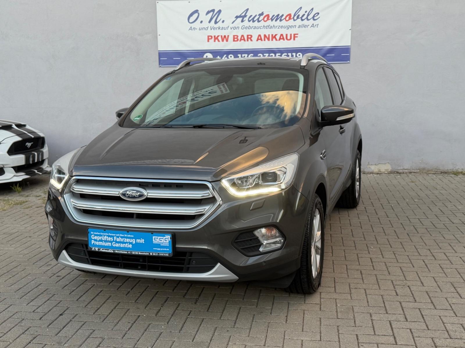 Ford Kuga 2,0 TDCi 110kW Titanium/AHK/Panorama/