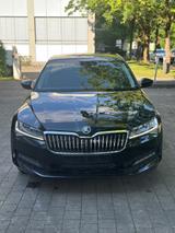 Skoda Superb 2.0 TDI Lim Virtual Cockpit 1 Hand - Skoda Superb Gebrauchtwagen in München