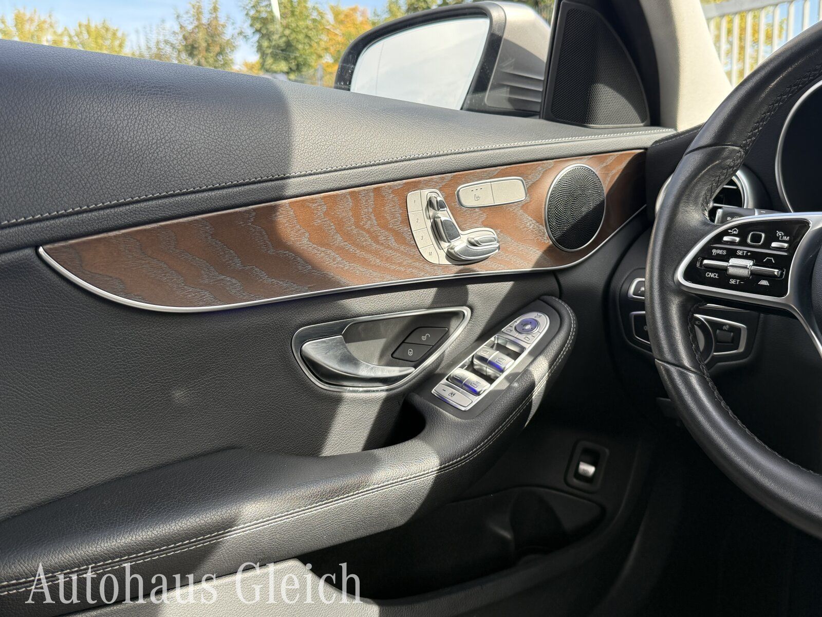 Fahrzeugabbildung Mercedes-Benz C 180 Avantgarde (EURO 6d-TEMP) COMAND APS/Navi