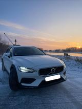 Volvo V60 Cross Country B5 AWD Auto - - Volvo V60 Cross Country mit Benzin-Antrieb: Automatik