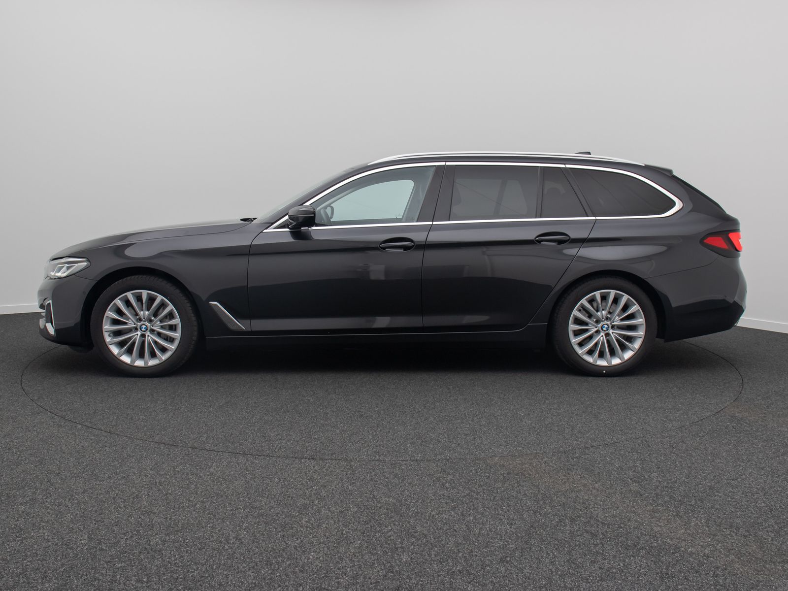 Fahrzeugabbildung BMW 540i xD Luxury Line ACC DispKey DAB Panorama HUD