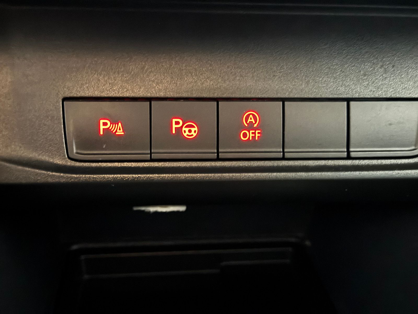 Fahrzeugabbildung Volkswagen CADDY MAXI 1.4 TGI HIGHLINE SPORTPAKET ACC VOLL