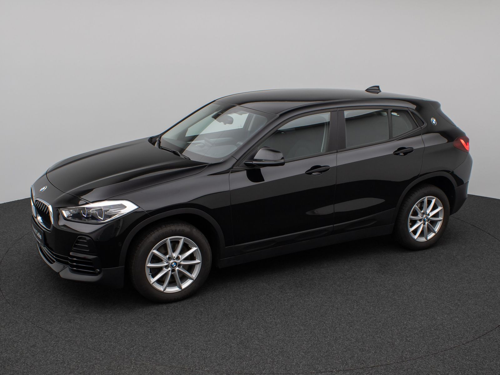 Fahrzeugabbildung BMW X2 sD20i HUD DAB Navi+Parkassist DrivAssis Alarm