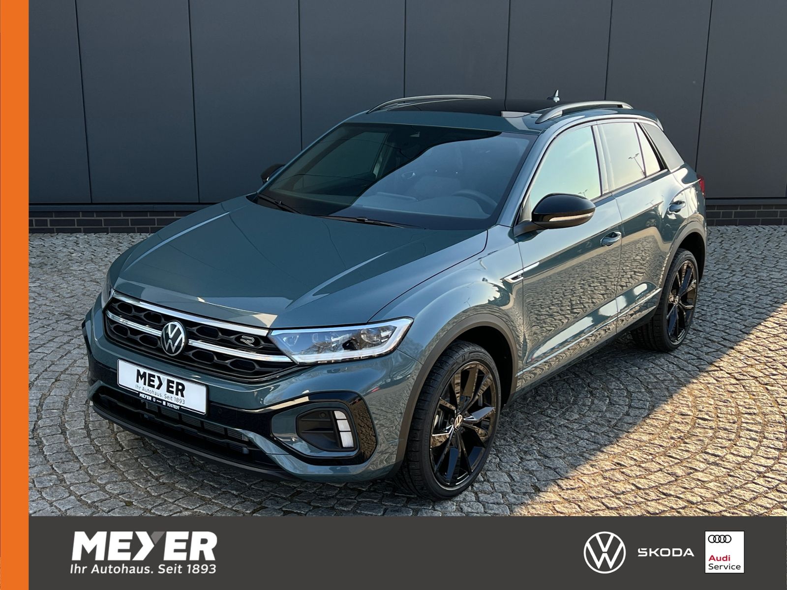 Fahrzeugabbildung Volkswagen T-Roc R-Line 1.5 TSI DSG *AHK, Pano, Black Style
