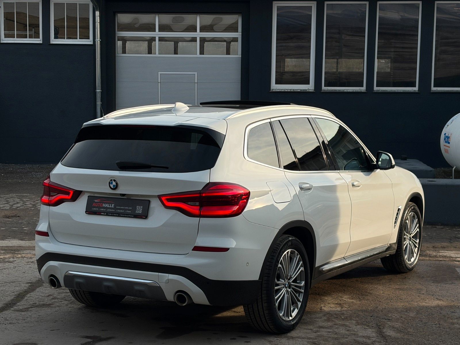 Fahrzeugabbildung BMW X3 xDrive 30i Luxury Line Pano Akustik Komf. HuD