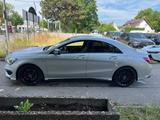 Mercedes-Benz CLA 45 AMG- 4Matic Performance - Mercedes-Benz CLA 45 AMG: Limousine