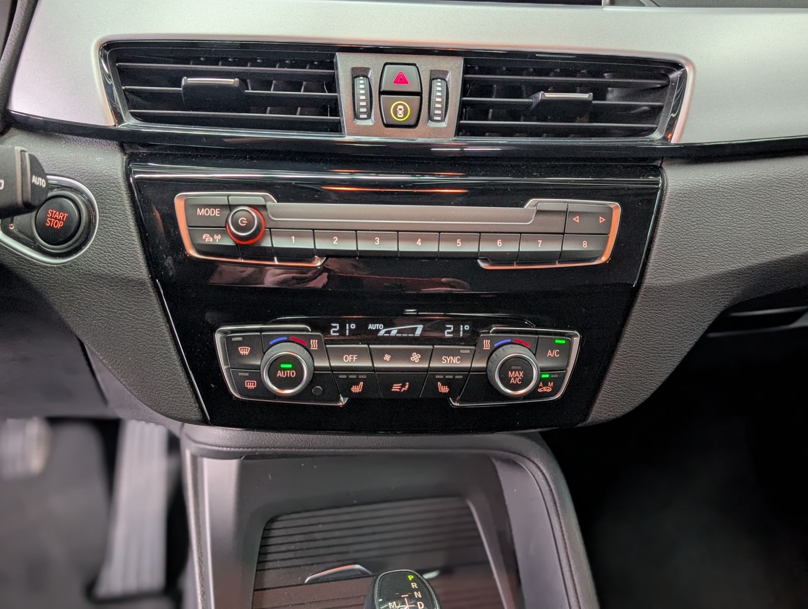 Fahrzeugabbildung BMW X1 xDrive 25e Advantage AHK LED APP VIRT SoH 87%