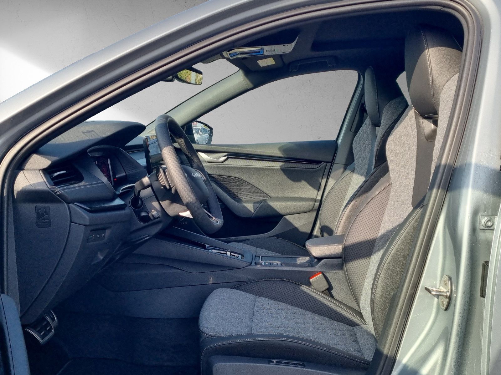 Fahrzeugabbildung SKODA Octavia Combi Sportline TDI Pano AHK Licht+