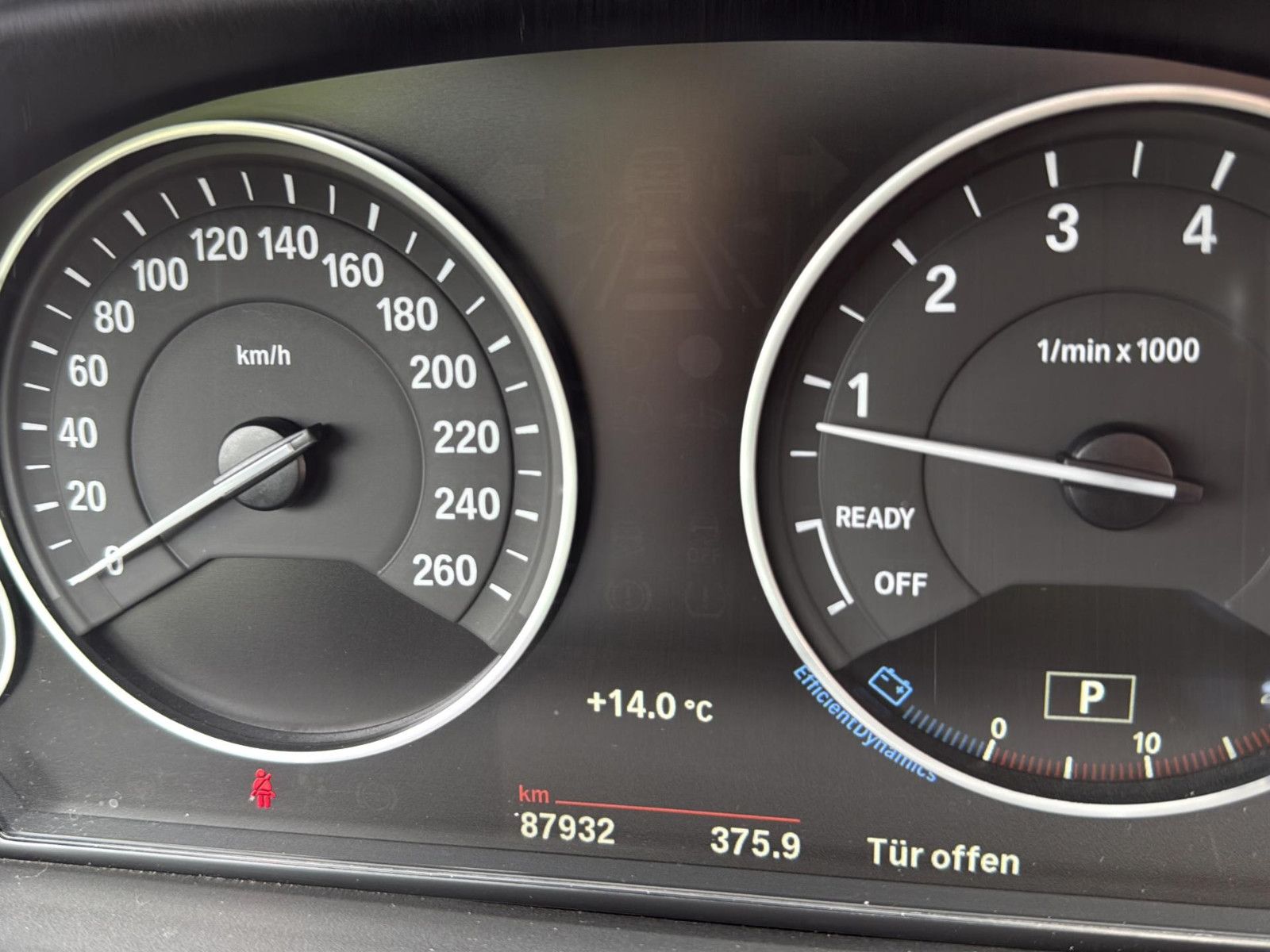 Fahrzeugabbildung BMW 320 i Touring / AHK / unfallfrei