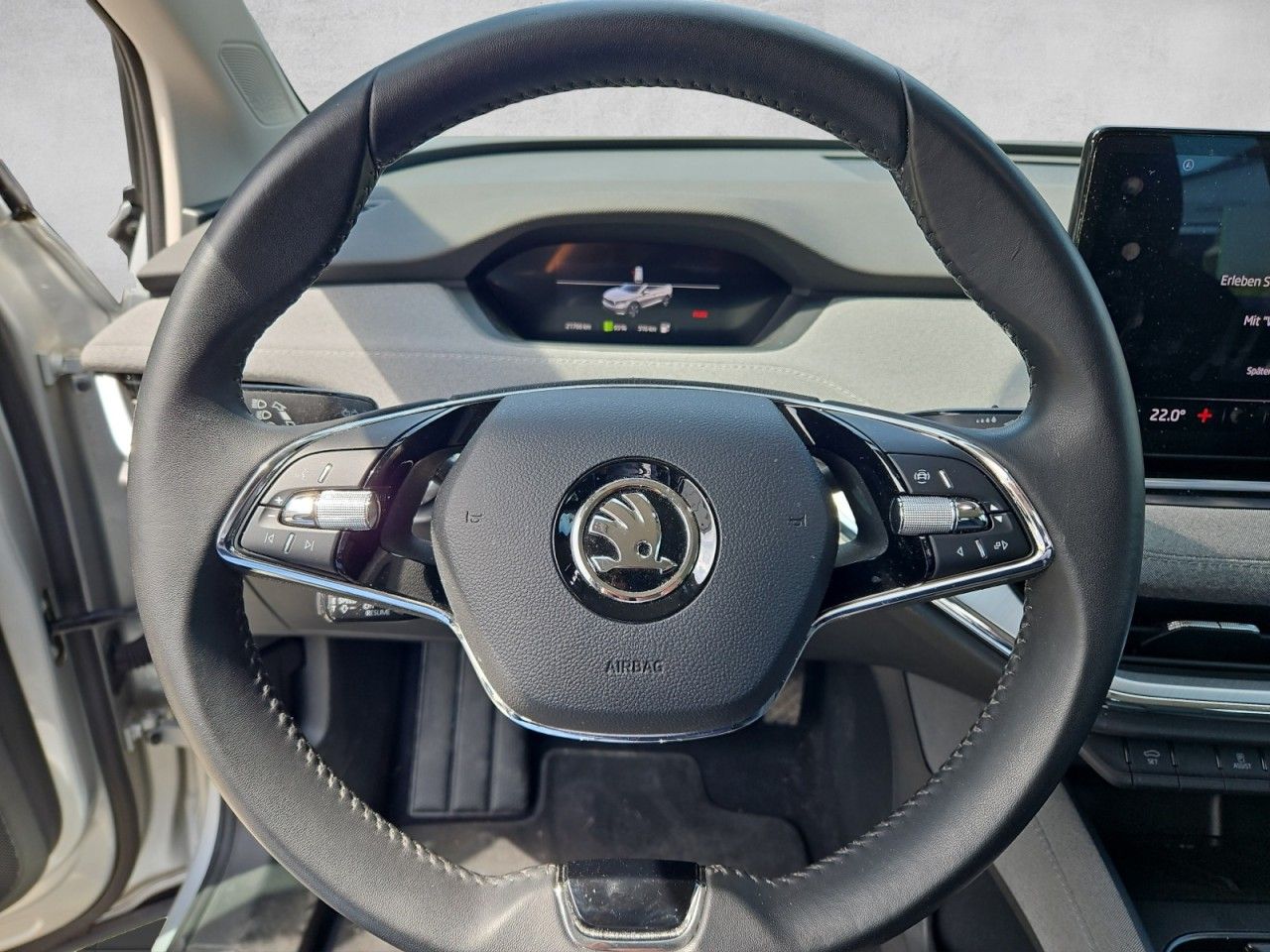 Fahrzeugabbildung SKODA Enyaq 60 Loft Navi,AHK,LED,SHZ,Klima 3 Zonen