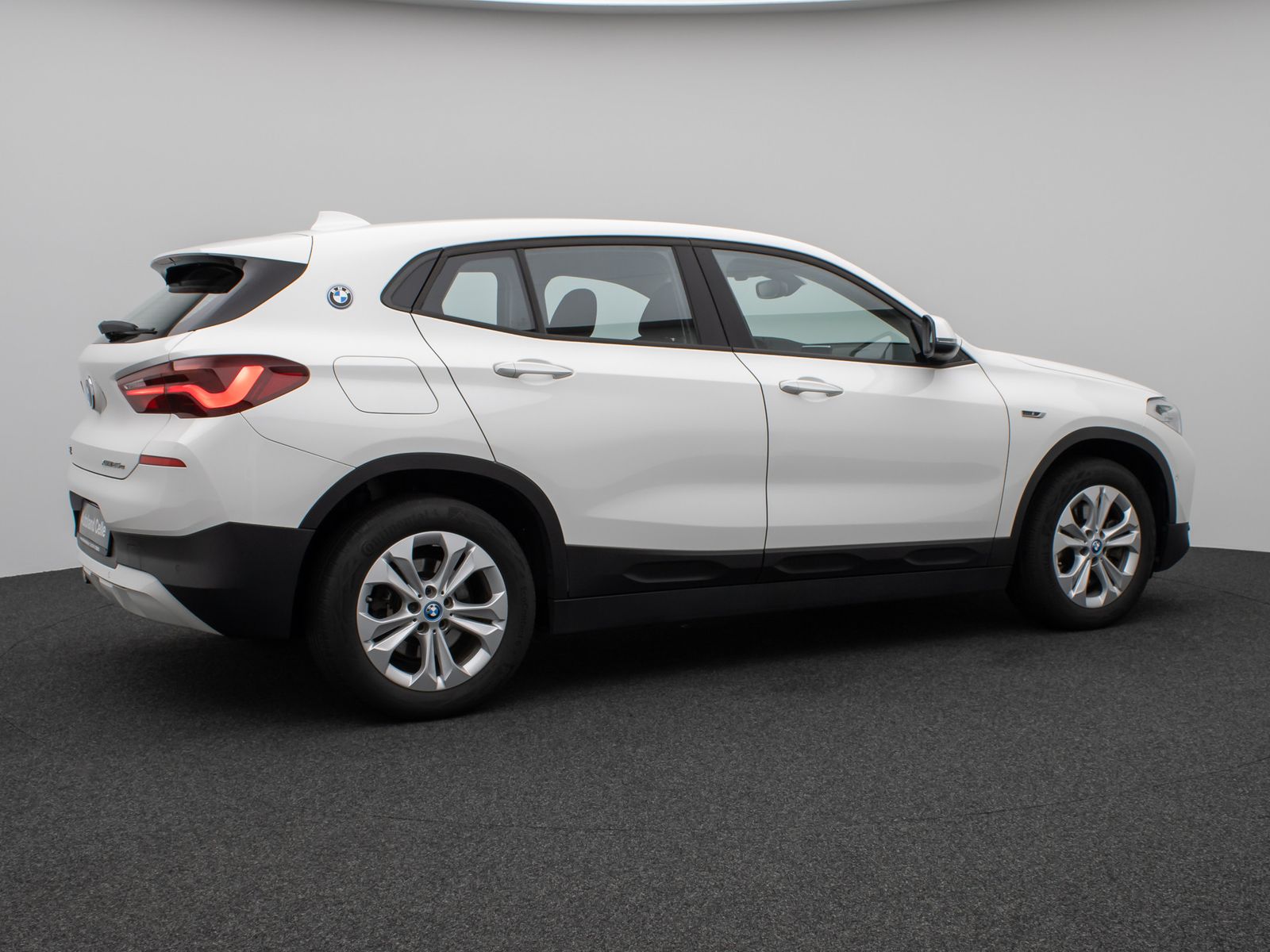 Fahrzeugabbildung BMW X2 xD25e Parkassist DAB Lordos Geschwindigkeitsr