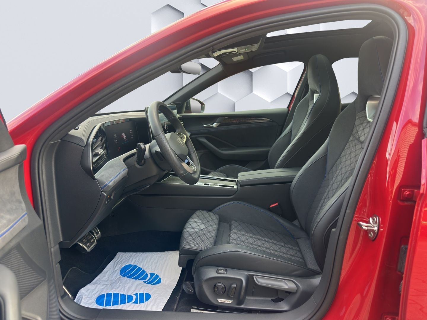 Passat Variant 1.5 TSI R-Line eHybrid 130 kW AHZ