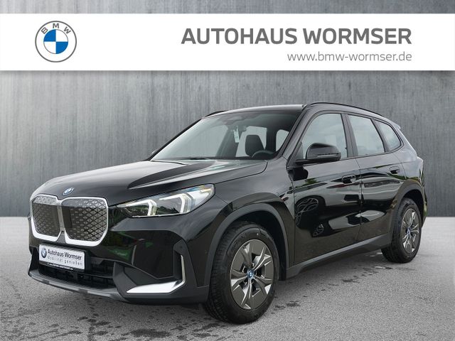 BMW iX1 eDrive20 Premiumpaket; Komfortzug.; Wireless