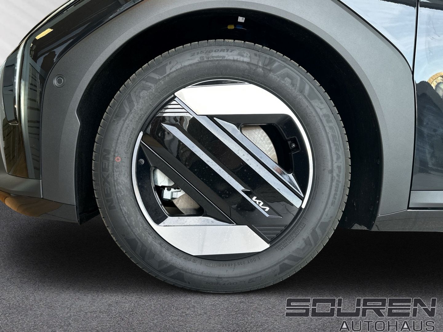 Fahrzeugabbildung Kia EV4 81kWh EARTH Gewerbe WP Tech Drive Upgrade So