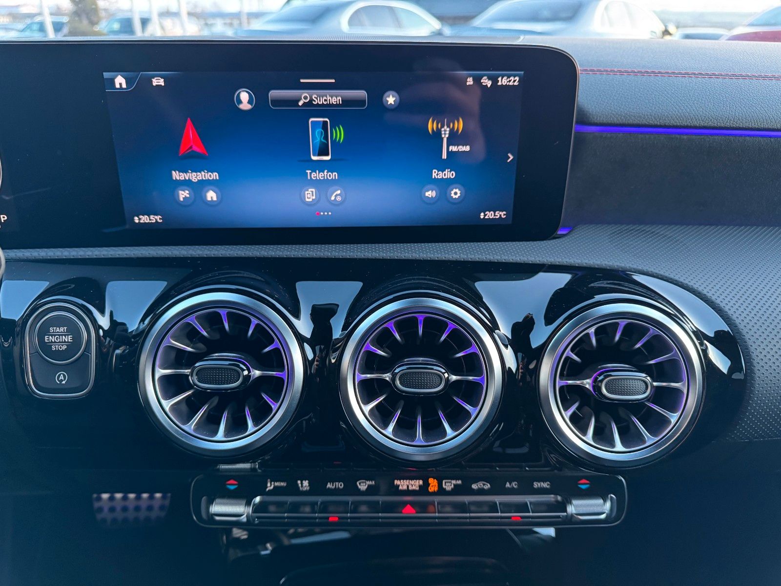 Fahrzeugabbildung Mercedes-Benz CLA 200 SB+AMG+Pano+Distr+Ambiente+Night+RFK