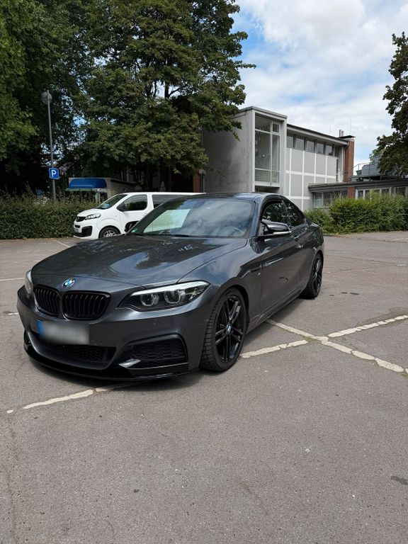 Image of BMW 218