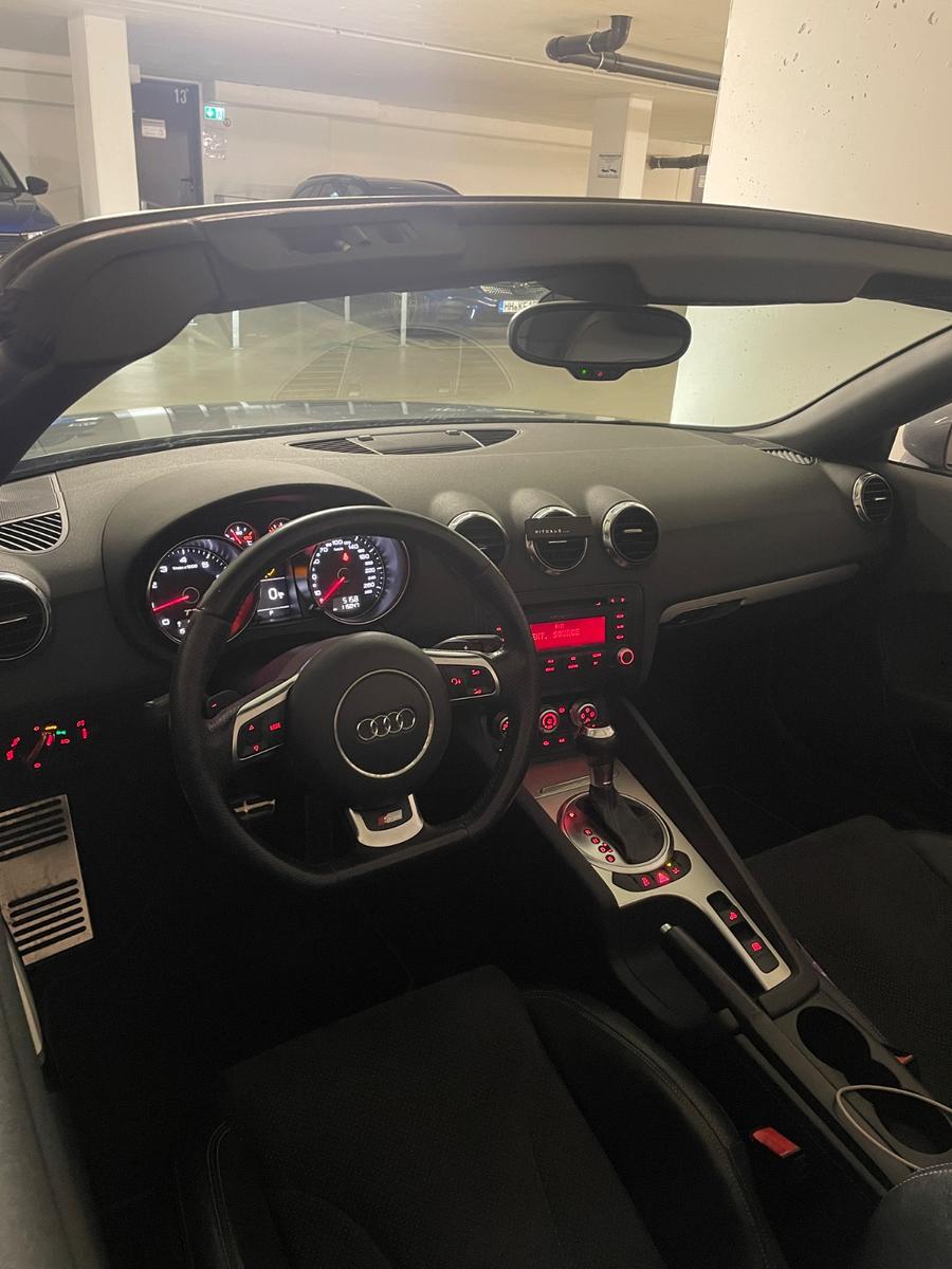 Audi TT Roadster 2.0 TFSI S tronic -