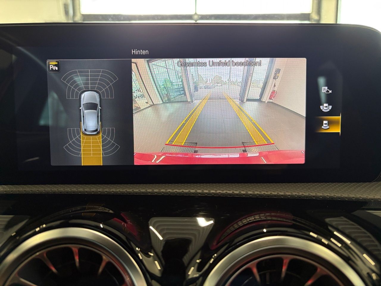 Fahrzeugabbildung Mercedes-Benz A 250 e AMG+NIGHT+MULTIB+BURM+STNDHZ+AMBIENTE++
