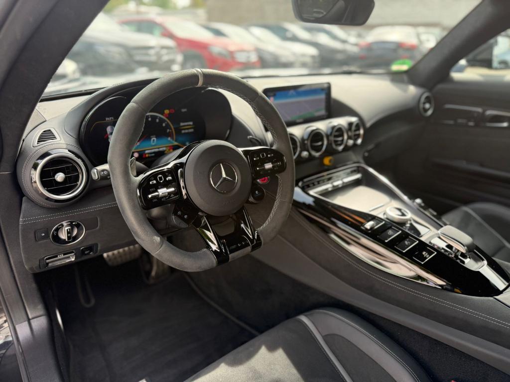 Mercedes-Benz AMG GT R
