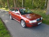 Skoda Octavia Tour mit TÜV bis 2027 - Skoda Octavia aus 2002: Kombi