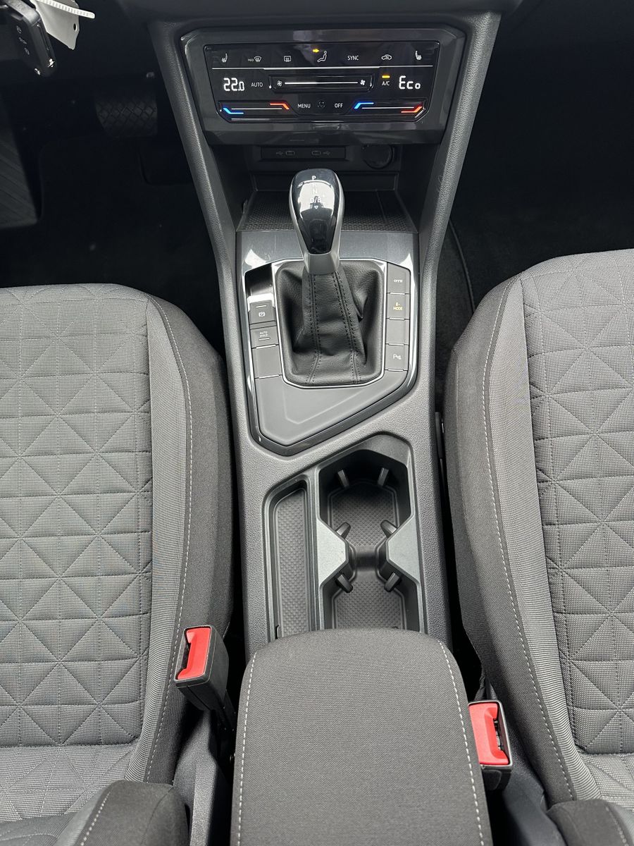 Fahrzeugabbildung Volkswagen Tiguan 1.4 TSI eHybrid Life NAV+LED+CARPLAY+ACC