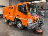 Mitsubishi Canter FUSO Kehrmaschine BROCK SL140 4 m³ - Mitsubishi Canter
