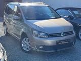 Volkswagen Touran Cup*PDC*MFL*ALU*SHZ*SHCKHET*AHK*KLIMAUT* - Volkswagen Touran mit Diesel-Antrieb: Limousine