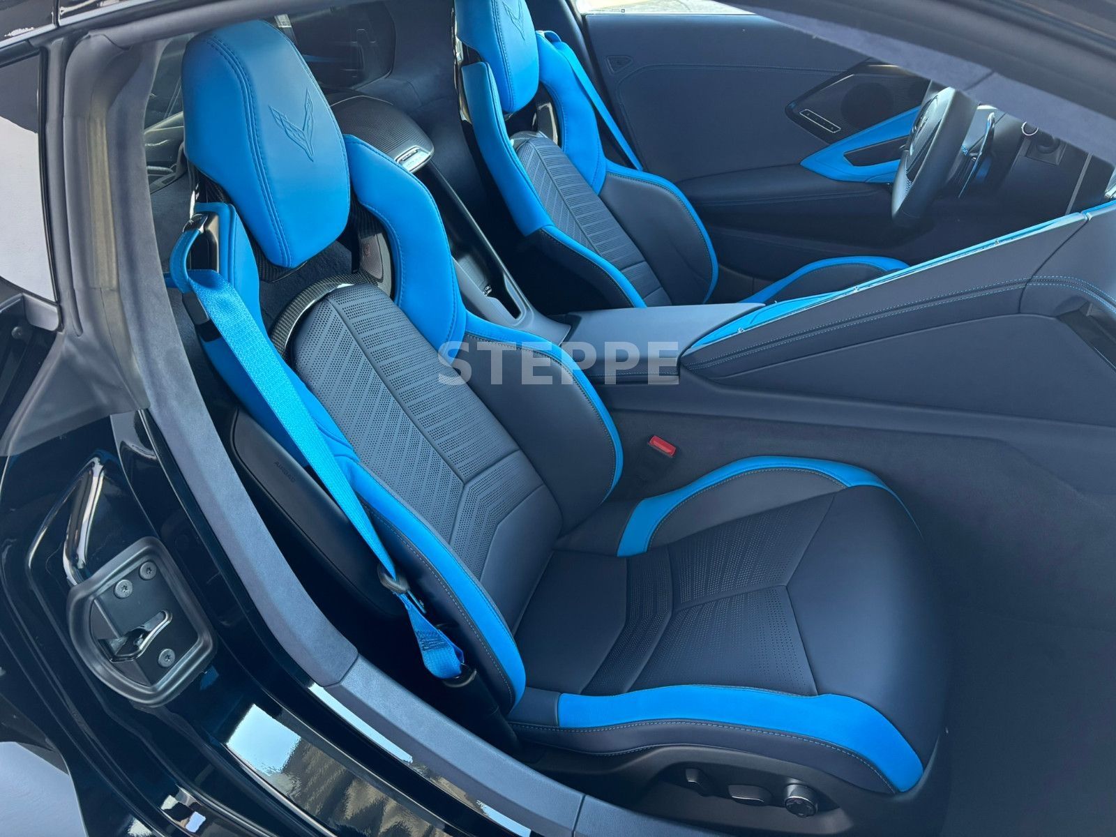 Corvette C8 Stingray Coupe 6,2 V8 3LT Europamodell STEPPE