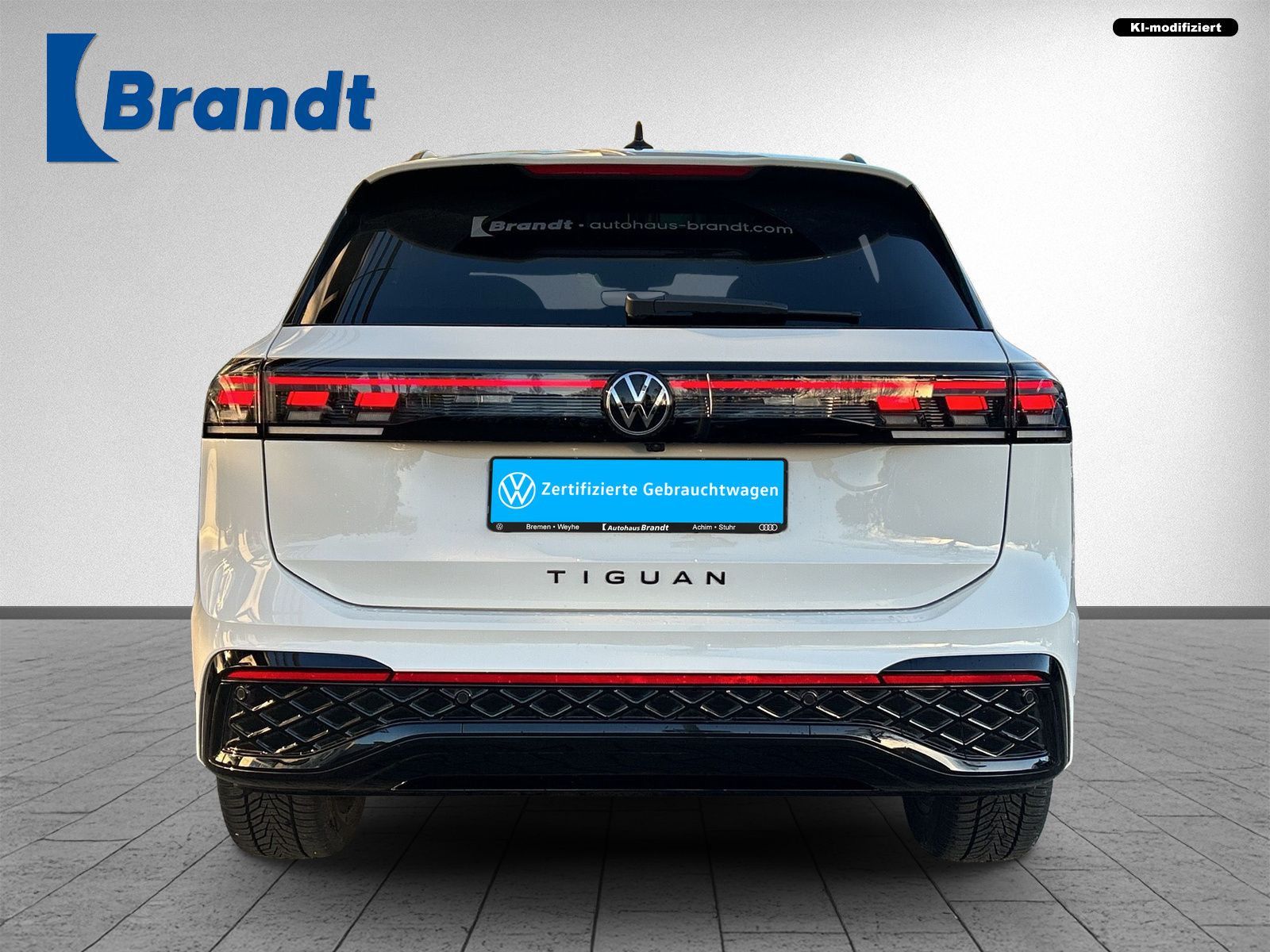 Volkswagen Tiguan 2.0 TSI R-LINE 4M DSG MATRIX HUD PANO AHK foto 5