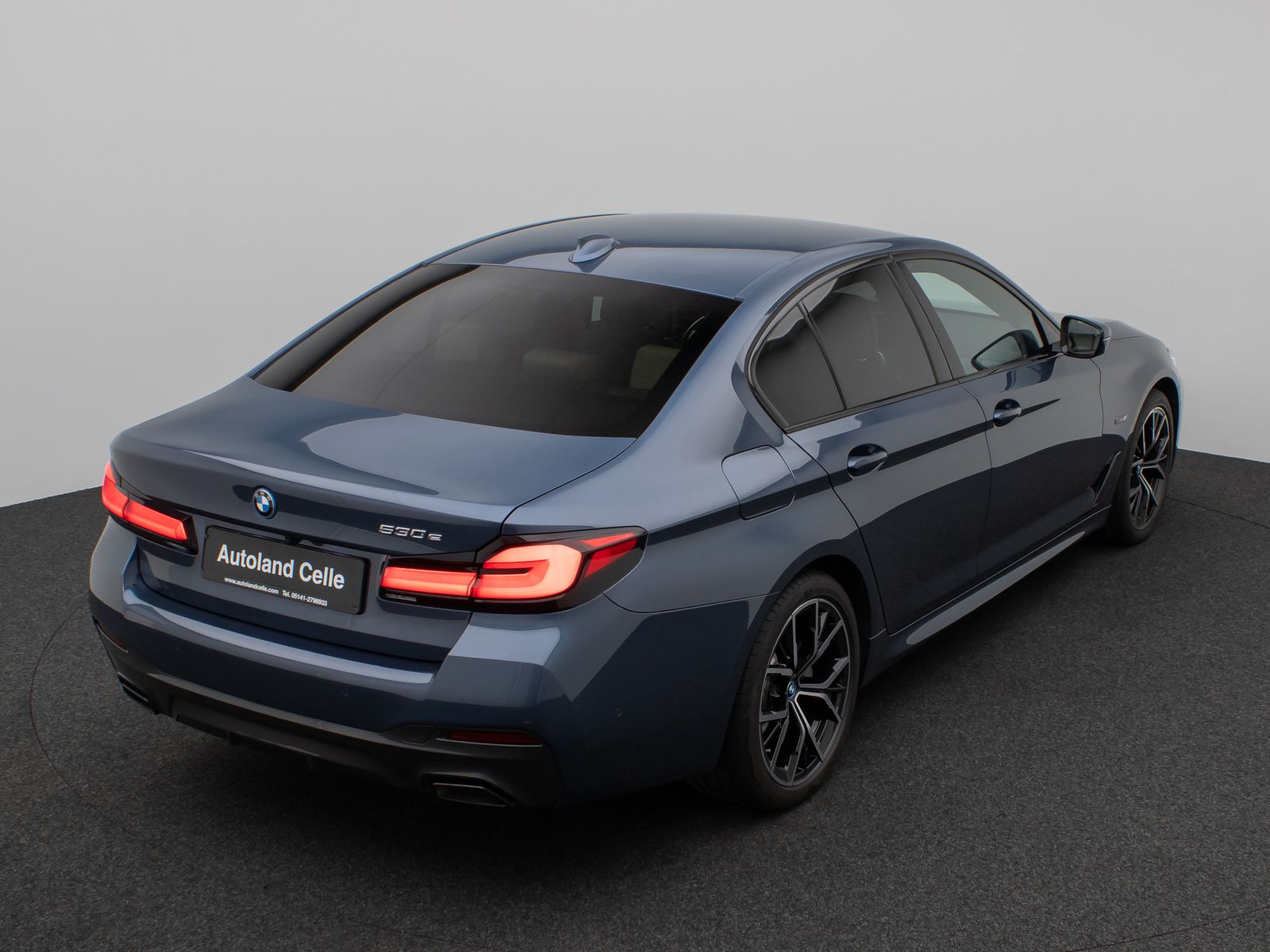 Fahrzeugabbildung BMW 530e M Sport Kamera Laser HUD DAB H/K Alarm 19"