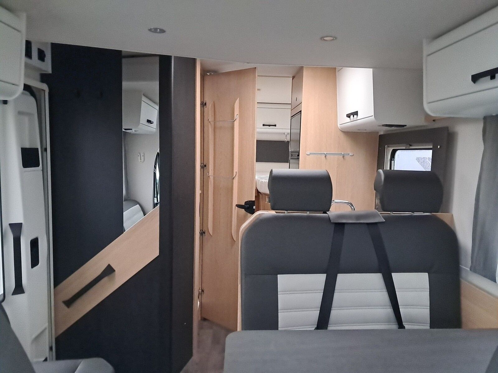 Fahrzeugabbildung Sunlight Adventure T 67 Automatik, Dörr Edition, TV