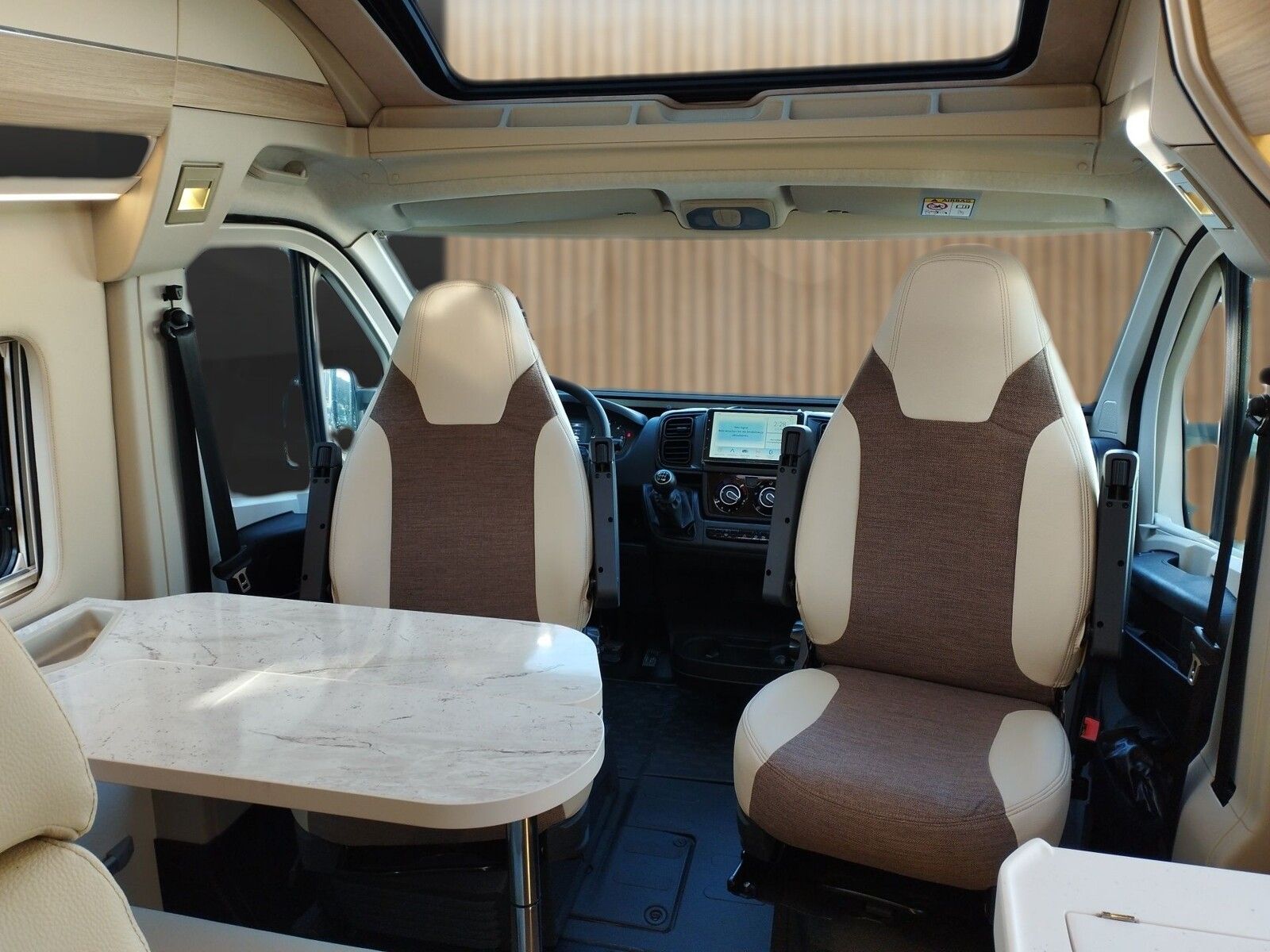 Fahrzeugabbildung Eura Mobil Van V 635 EB Mondial Paket