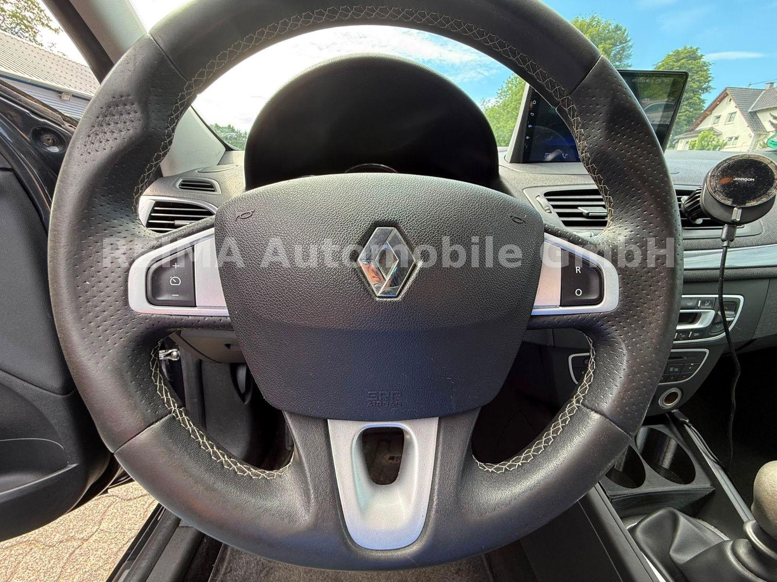 Renault Megane III Grandtour GT 2,0i, Navi