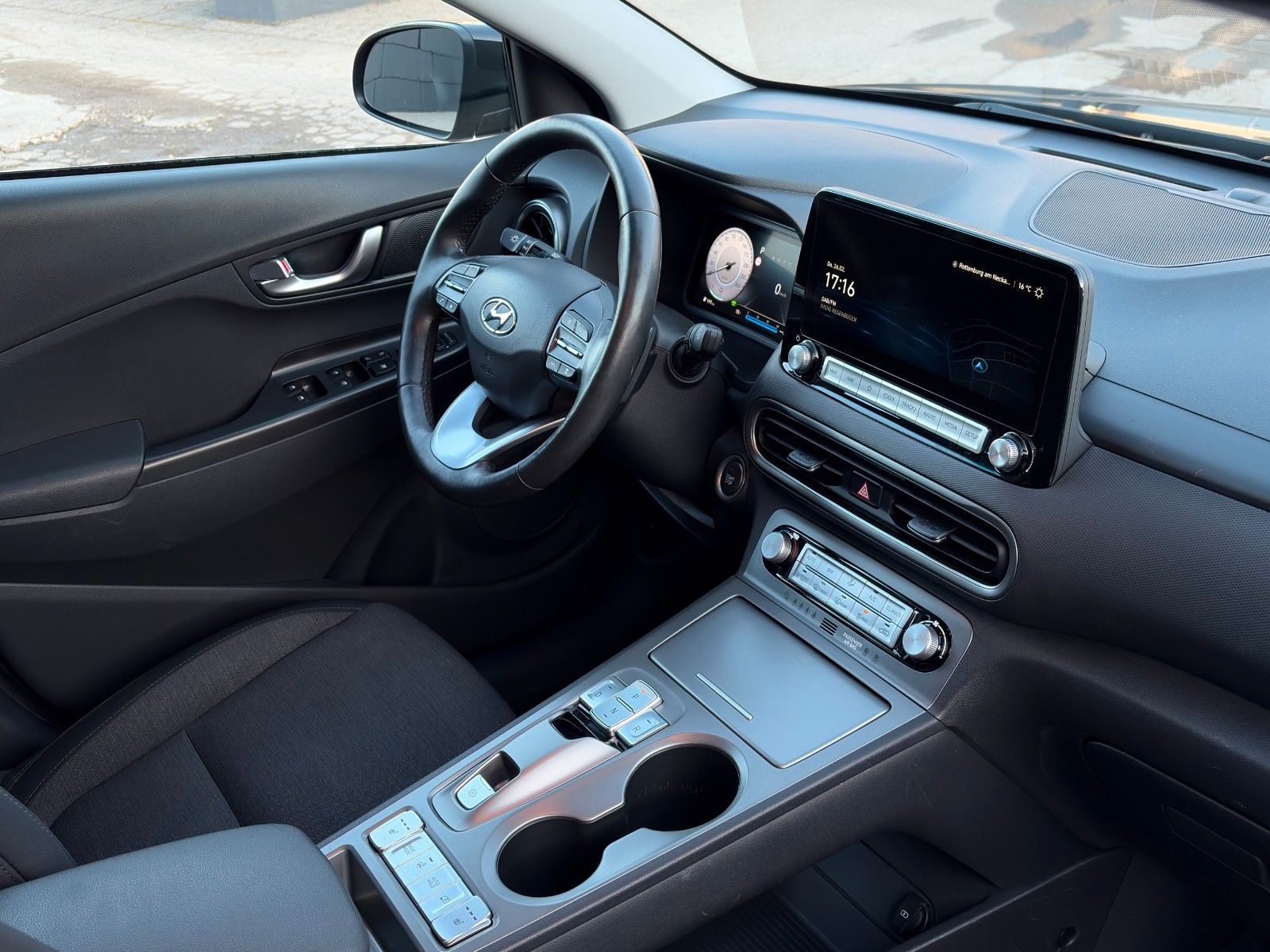 Fahrzeugabbildung Hyundai Kona Elektro TREND 2WD ACC CAM CarPlay LHZ SHZ