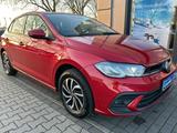 Volkswagen Polo 1.0 TSI Life - Volkswagen Polo: Rot