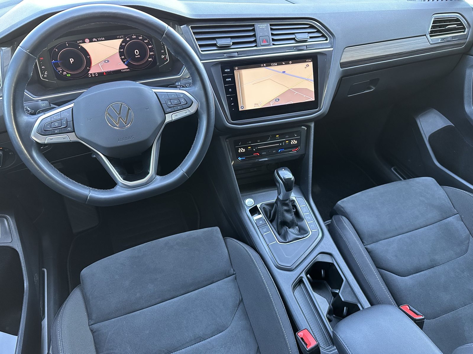 Fahrzeugabbildung Volkswagen Tiguan Allspace Life NAV+IQ-LIGHT+AHK+ACC+19ZOLL