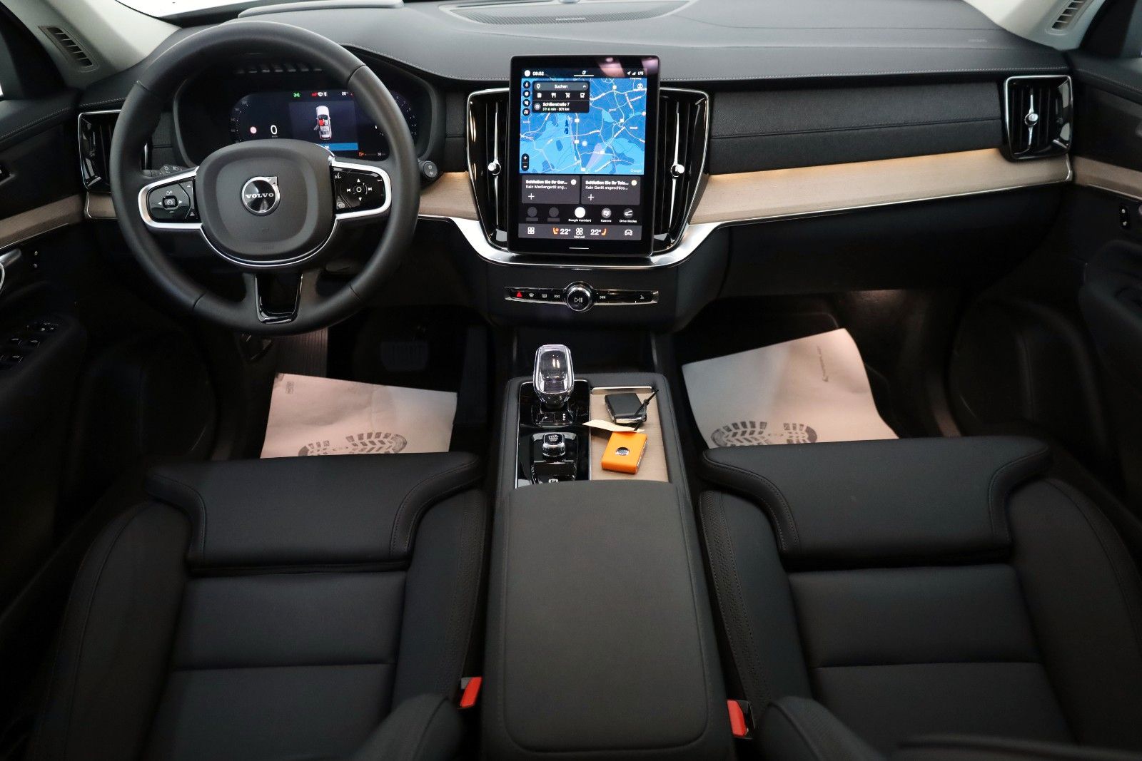 Fahrzeugabbildung Volvo XC90 Plus Bright AWD,7Sitz,4xSH,360°,HUD,ACC,AHK
