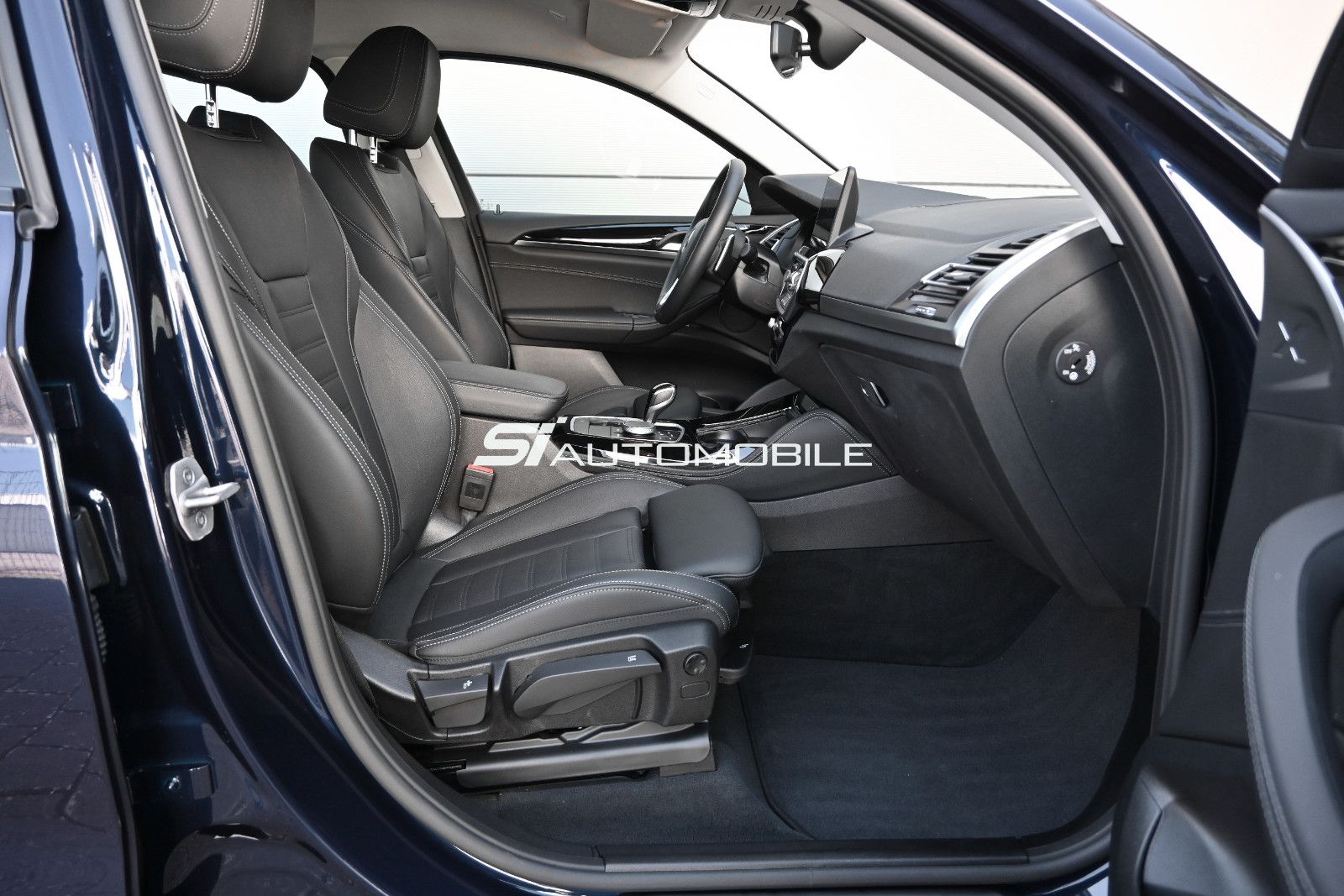 Fahrzeugabbildung BMW X4 xDr.30d °ACC°AHK°STANDHEIZ°360°KAM°INNOVATION