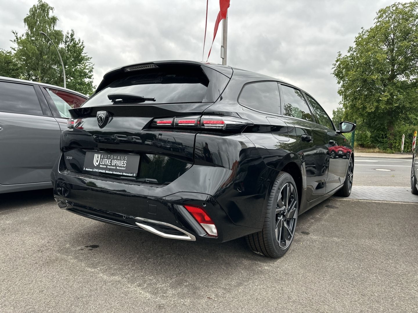 Fahrzeugabbildung Peugeot 308 SW ALLURE BlueHDi 130 EAT8 Navi  ACC CarPlay