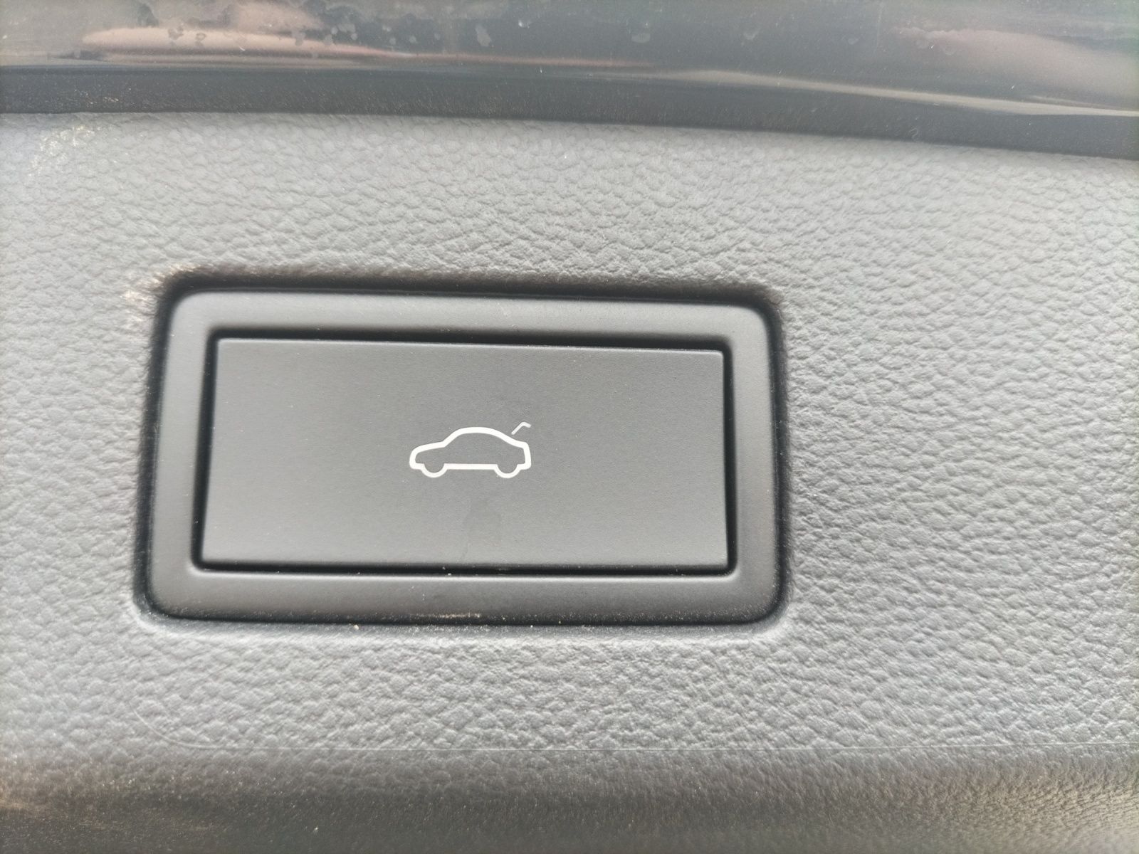Fahrzeugabbildung Volkswagen Arteon SB TSI R-Line DSG Matrix AHK Navi AID ACC
