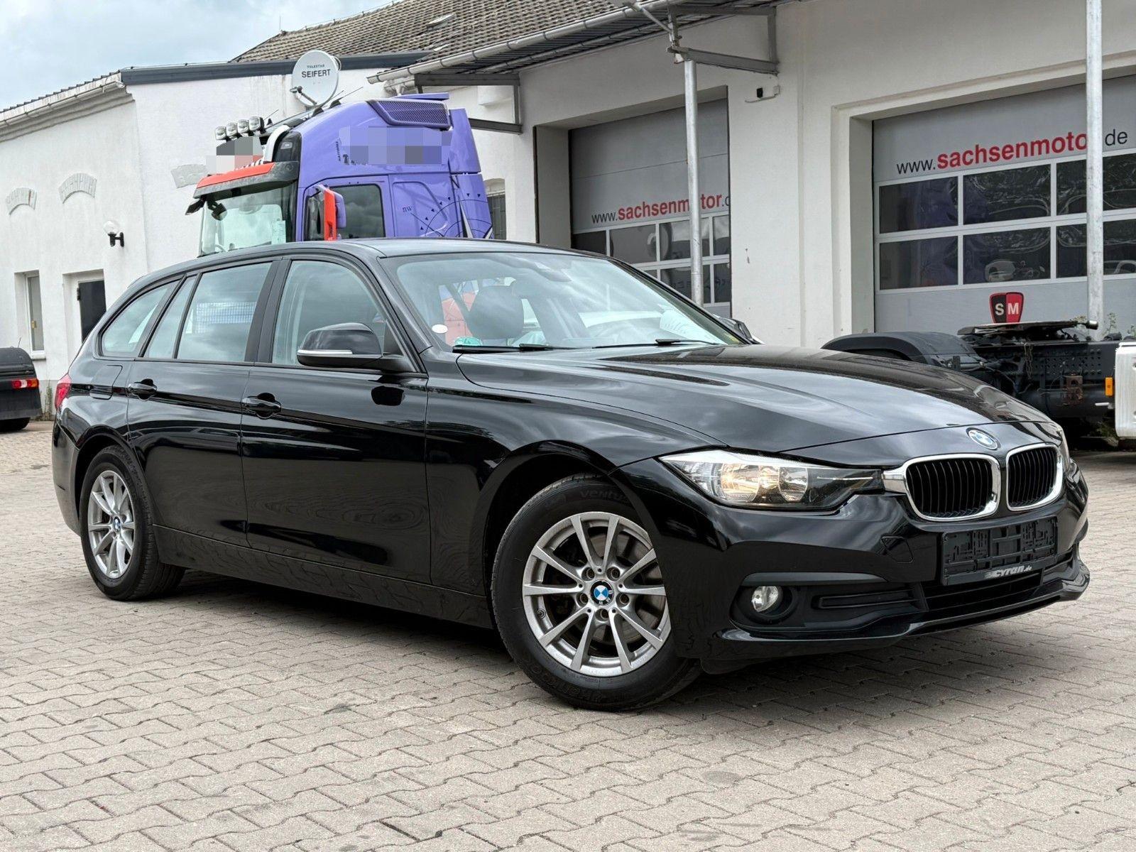 BMW 320 2015 — interior